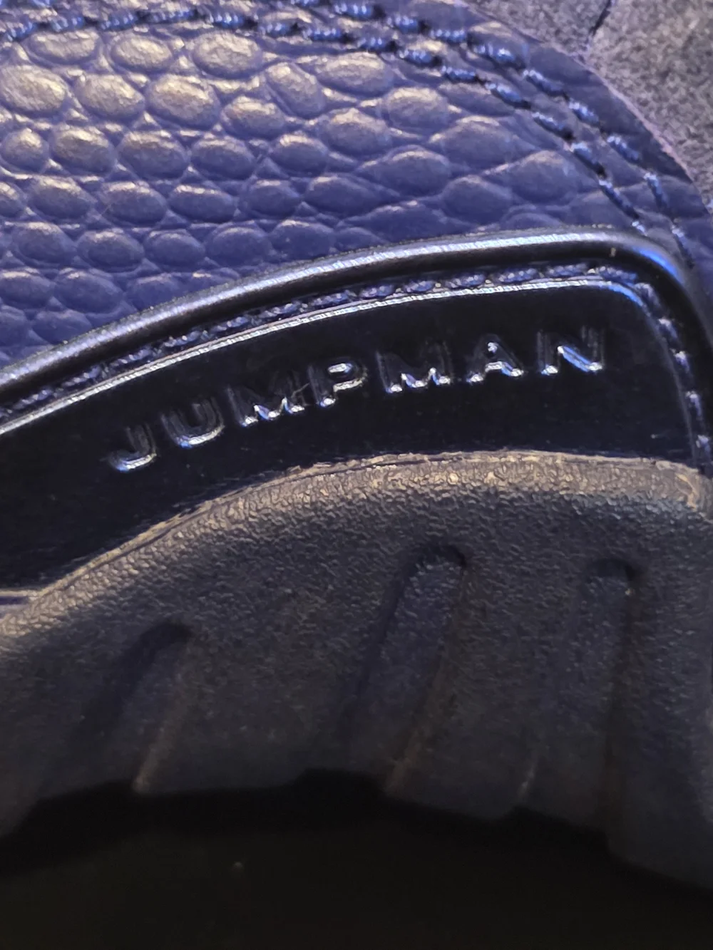Air Jordan 13 Retro Suede Mid-Top Sneakers - Blue